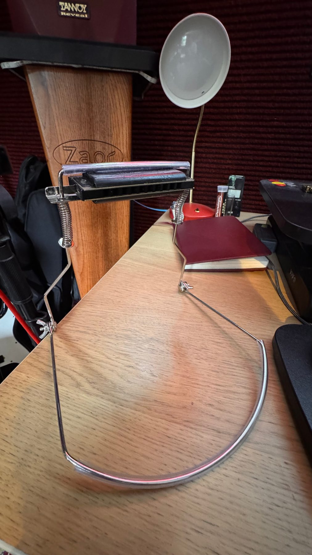 Harmonica (C) with neck stand